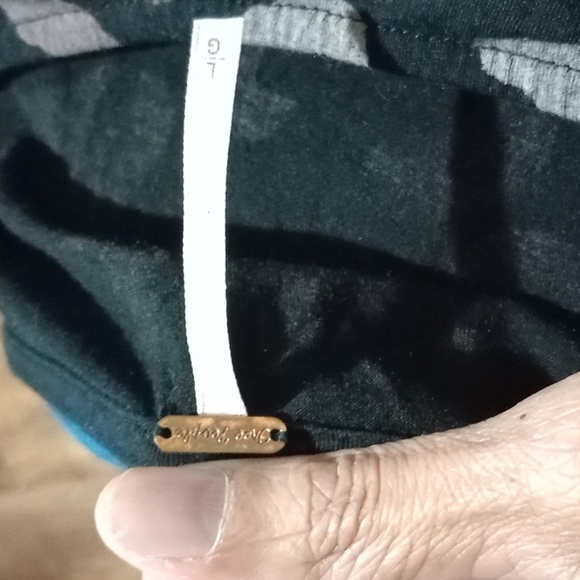 Free People Black and Gray Fringe Animal Print Women's Tunic/Swimsuit Cover - Picture 4 of 6